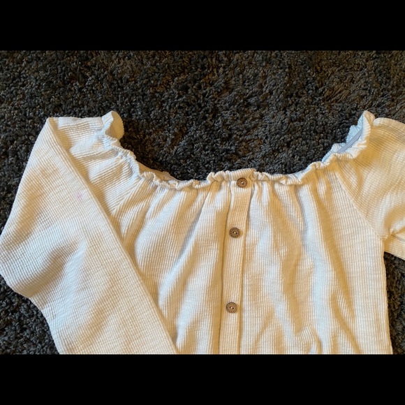 White off the shoulder top with buttons - Picture 2 of 4